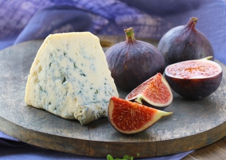 ゴルゴンゾーラチーズ －一度はまると虜になる魅惑のチーズ－ | ナポリ