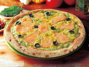 スモークサーモンのバジルクリーム